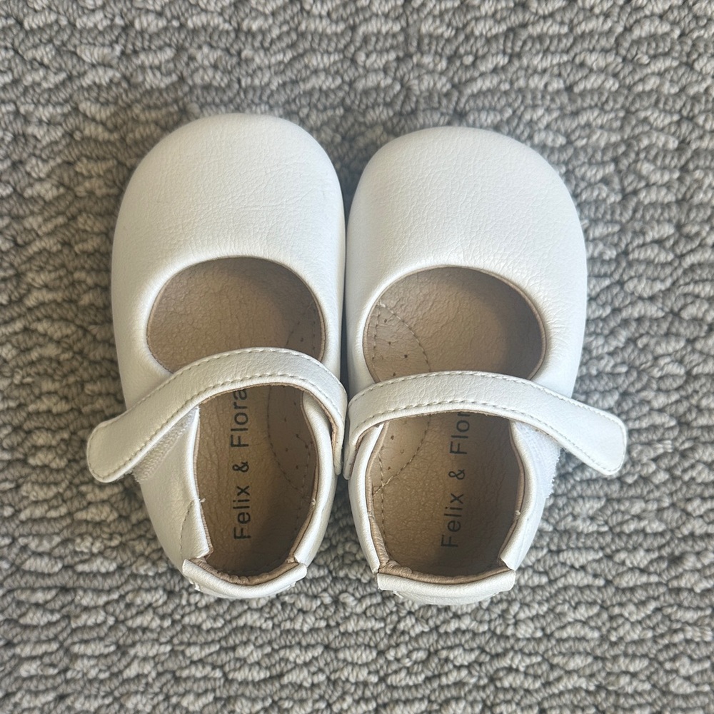Felix & Flora Baby Walker Shoes - Classic White